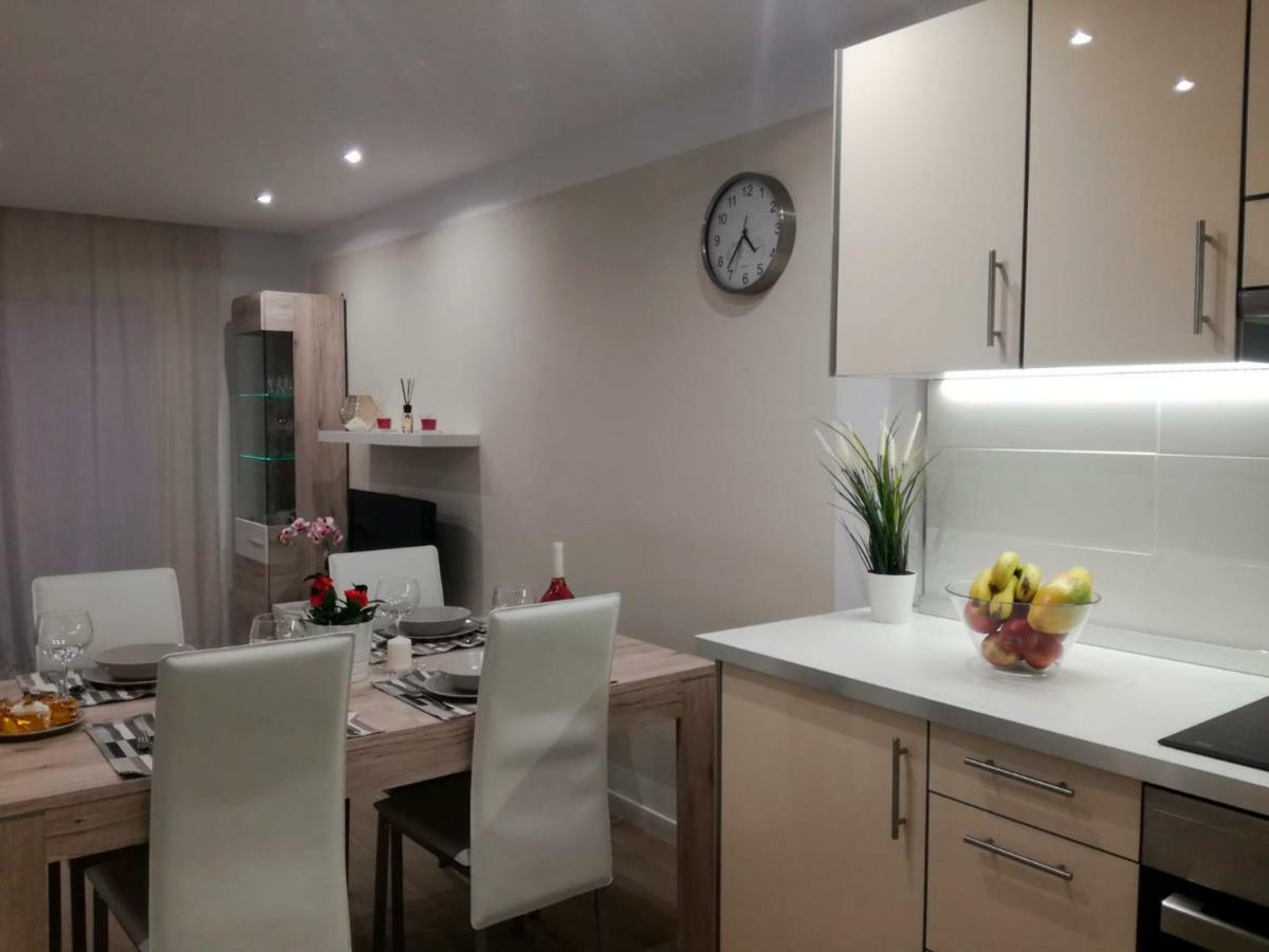 My Sea View Apartment Адехе Екстериор снимка