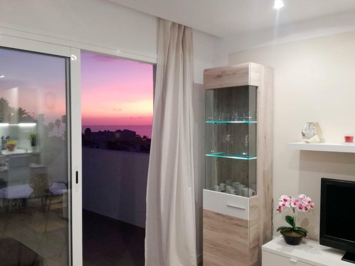 My Sea View Apartment Адехе Екстериор снимка